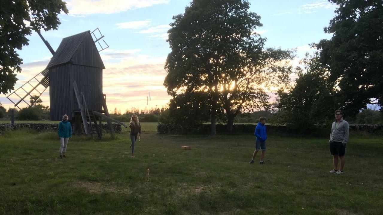 Rosenborgs Friluftspensionat Farjestaden Bagian luar foto