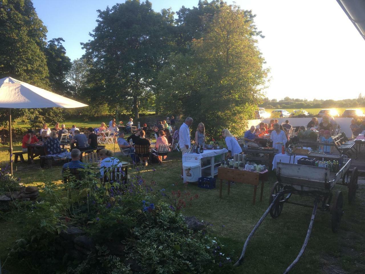 Rosenborgs Friluftspensionat Farjestaden Bagian luar foto